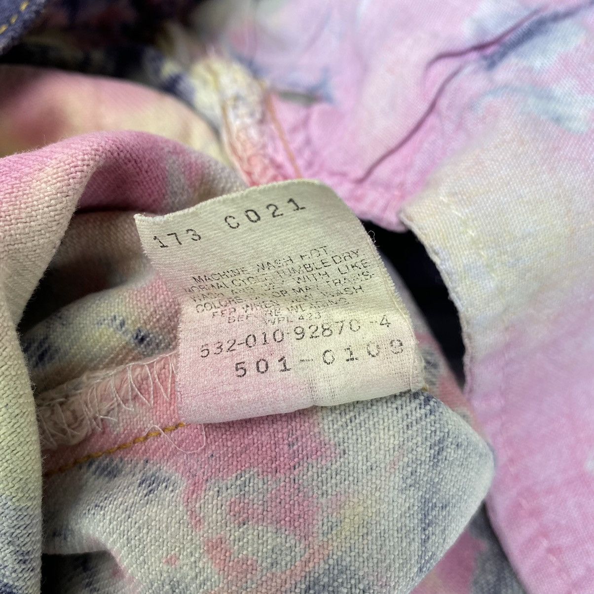Levi's Thrashed Vintage 80s Levis 501 Tie Dye ERD GRUNGE JEANS Size US 32 / EU 48 - 6 Thumbnail