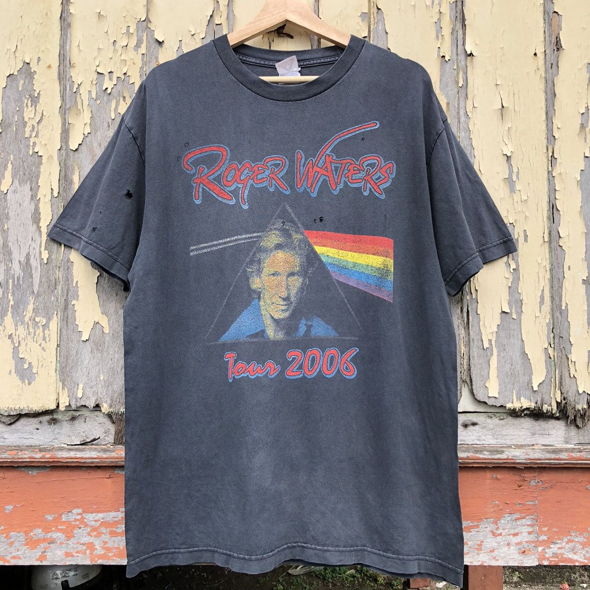💢Distressed💢 Vintage y2k Roger Waters Pink Floyd Tour 2006