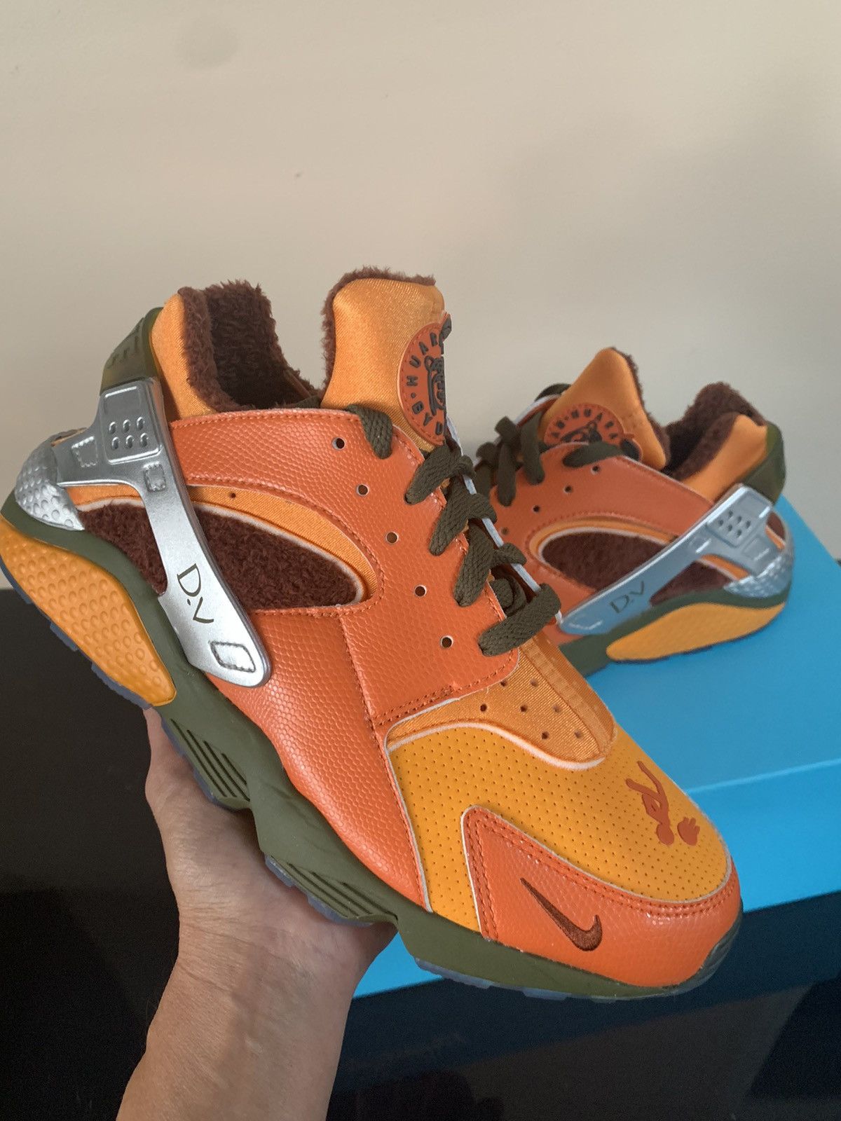 Nike Air Huarache Doernbecher Kumquat FD9712-800