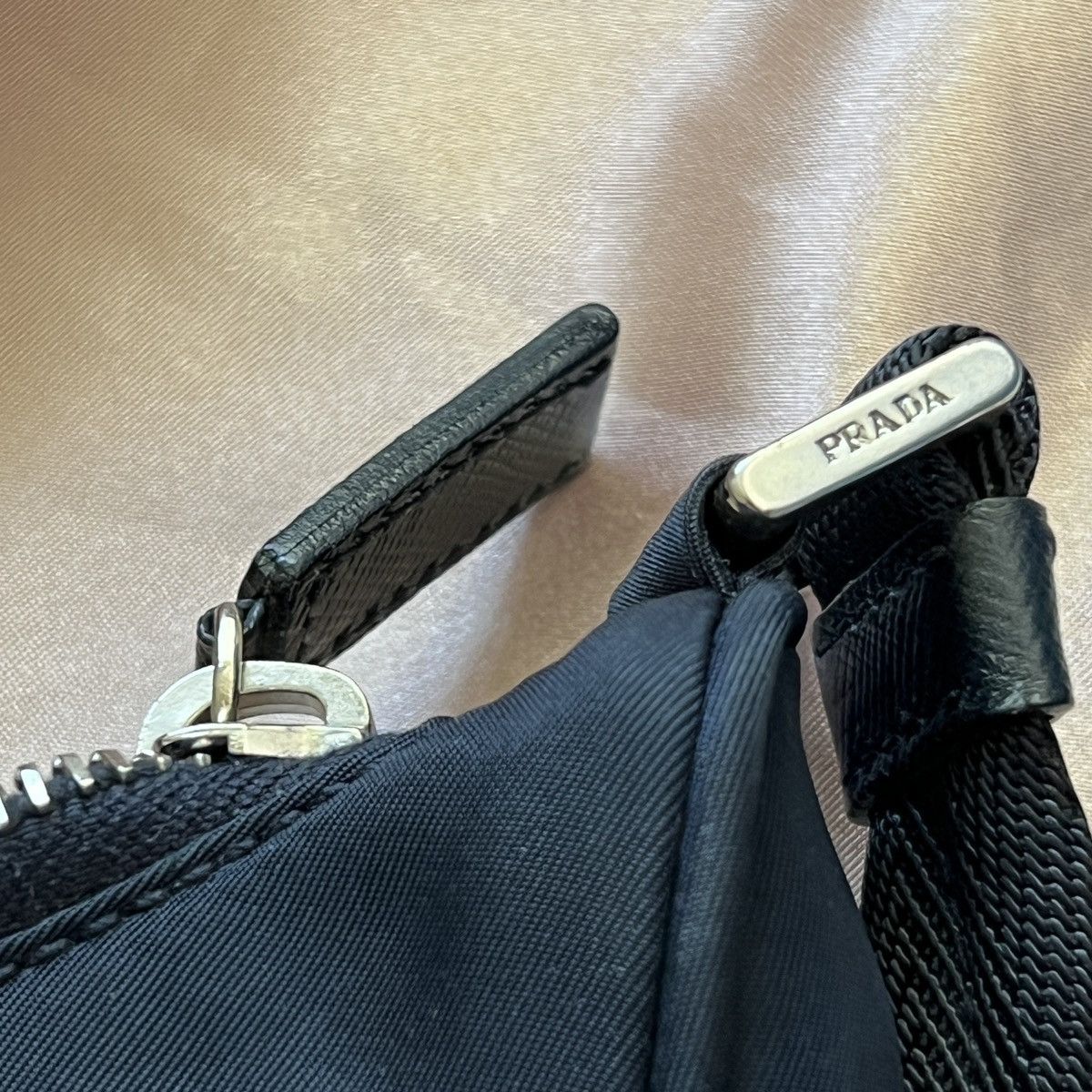 Prada Prada Re-Edition 2005 Nylon Hand Bag Logo Y2K Retro Black Size ONE SIZE - 15 Thumbnail