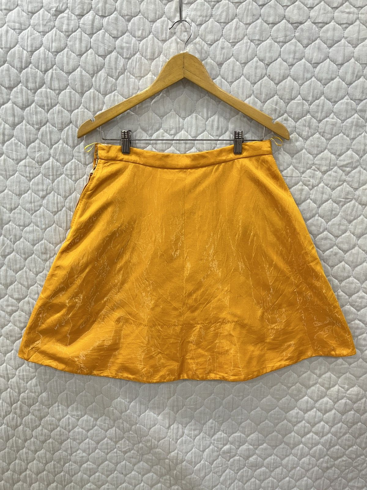 Louis Vuitton (Qqqq). LOUIS VUITTON SHINE SKIRTS Size 28" / US 6 / IT 42 - 5 Thumbnail