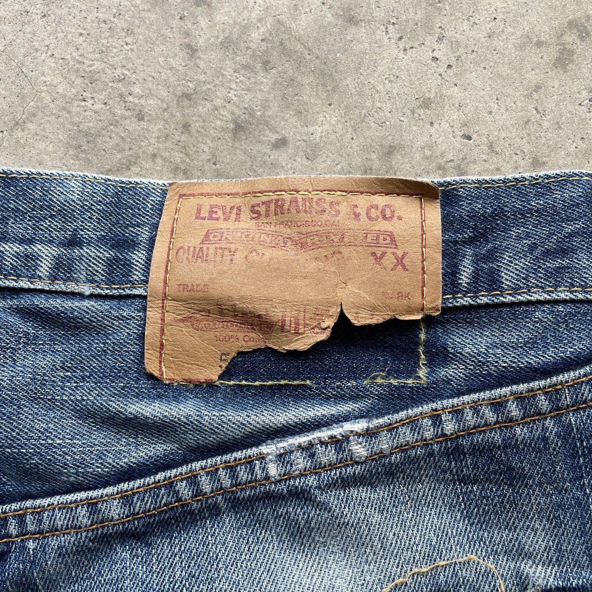 Levi's Vintage Clothing Vintage Levi’s 502 Big E Faded Selvedge Denim Jeans Pants Size US 32 / EU 48 - 12 Thumbnail
