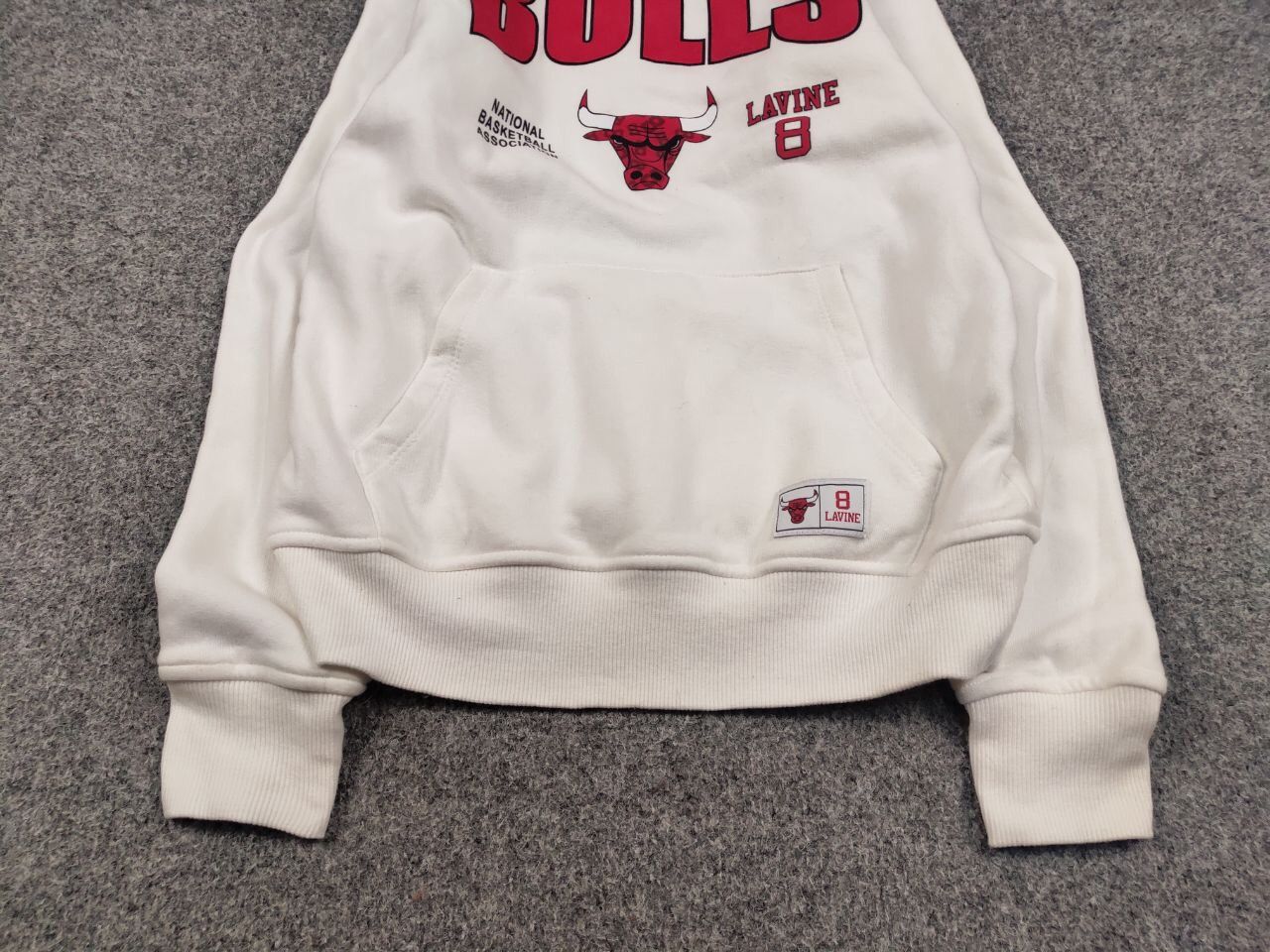 NBA Chicago Bulls x NBA Logo White Light Hoodie Vintage Style Size US S / EU 44-46 / 1 - 9 Thumbnail