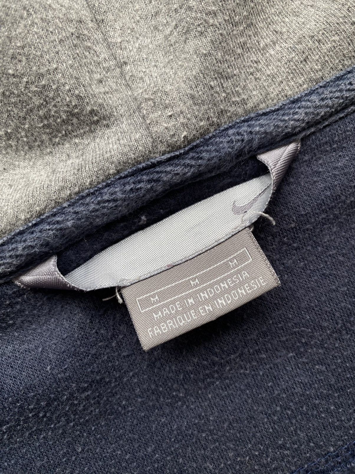 Nike × Vintage Vintage Y2K Nike Small Swoosh Basic Zip Hoodie Size US M / EU 48-50 / 2 - 5 Thumbnail
