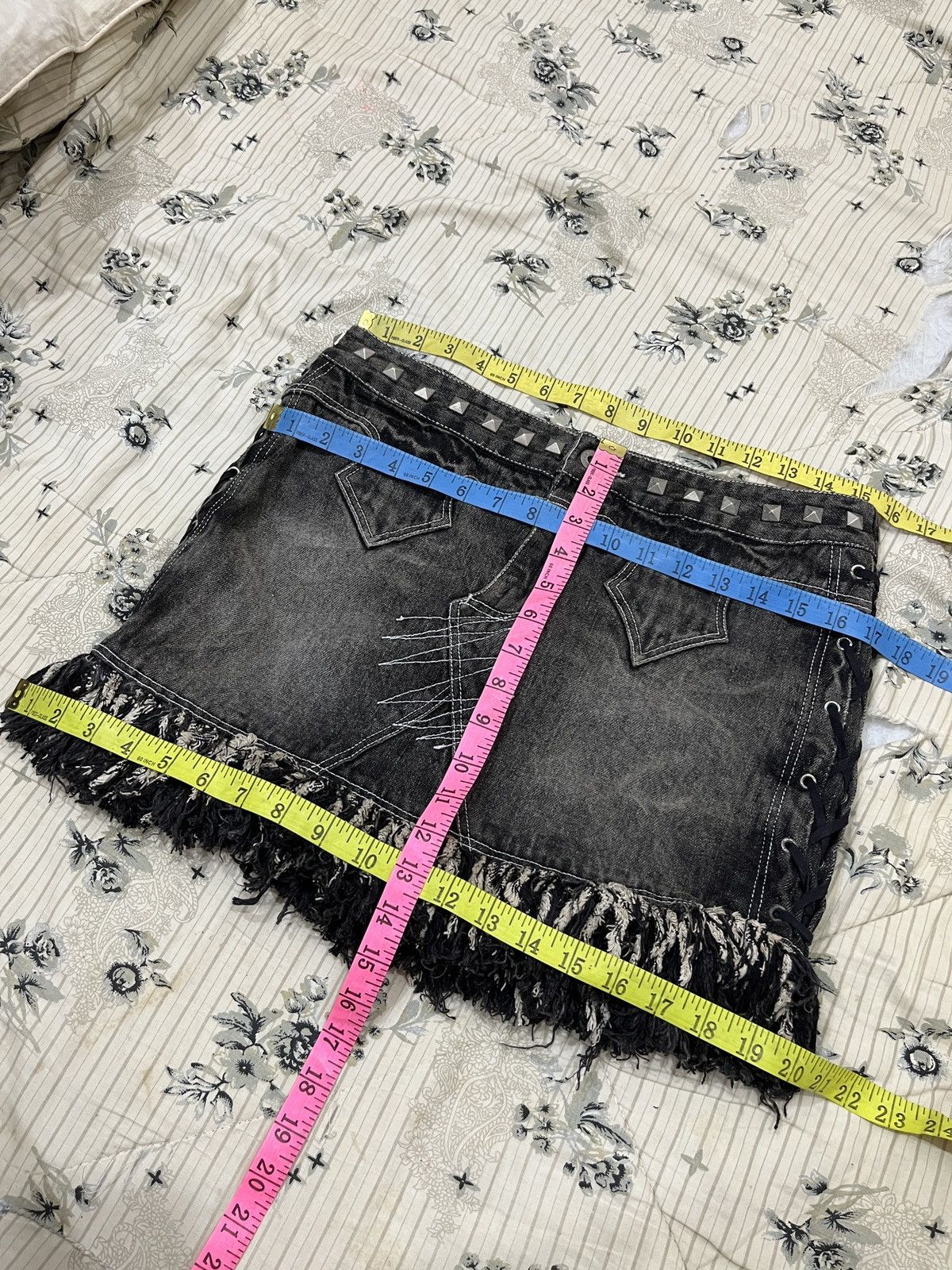Seditionaries (Vvvv)🔥🔥🔥 HYPE CANDY STRIPPER PUNK SKIRTS Size 31" - 18 Thumbnail