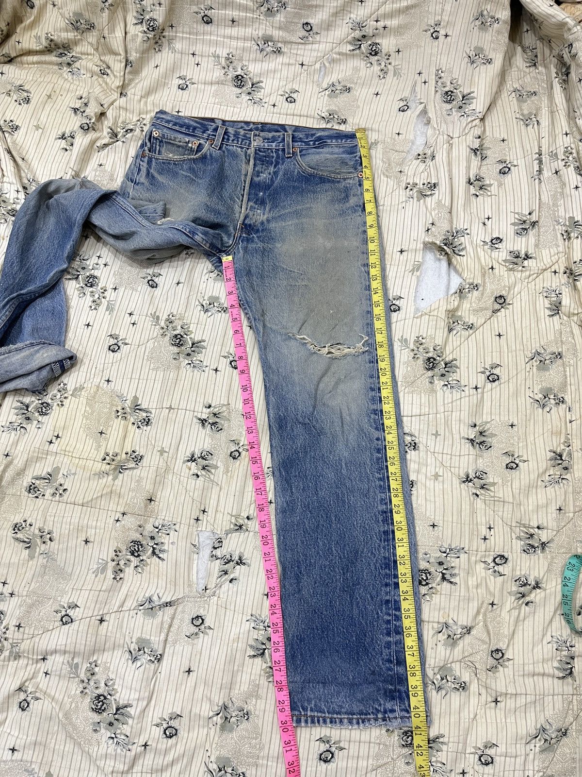 Levi's (Uuuu). RARE VTG LEVIS DISTRESSED DENIM Size US 33 - 20 Thumbnail