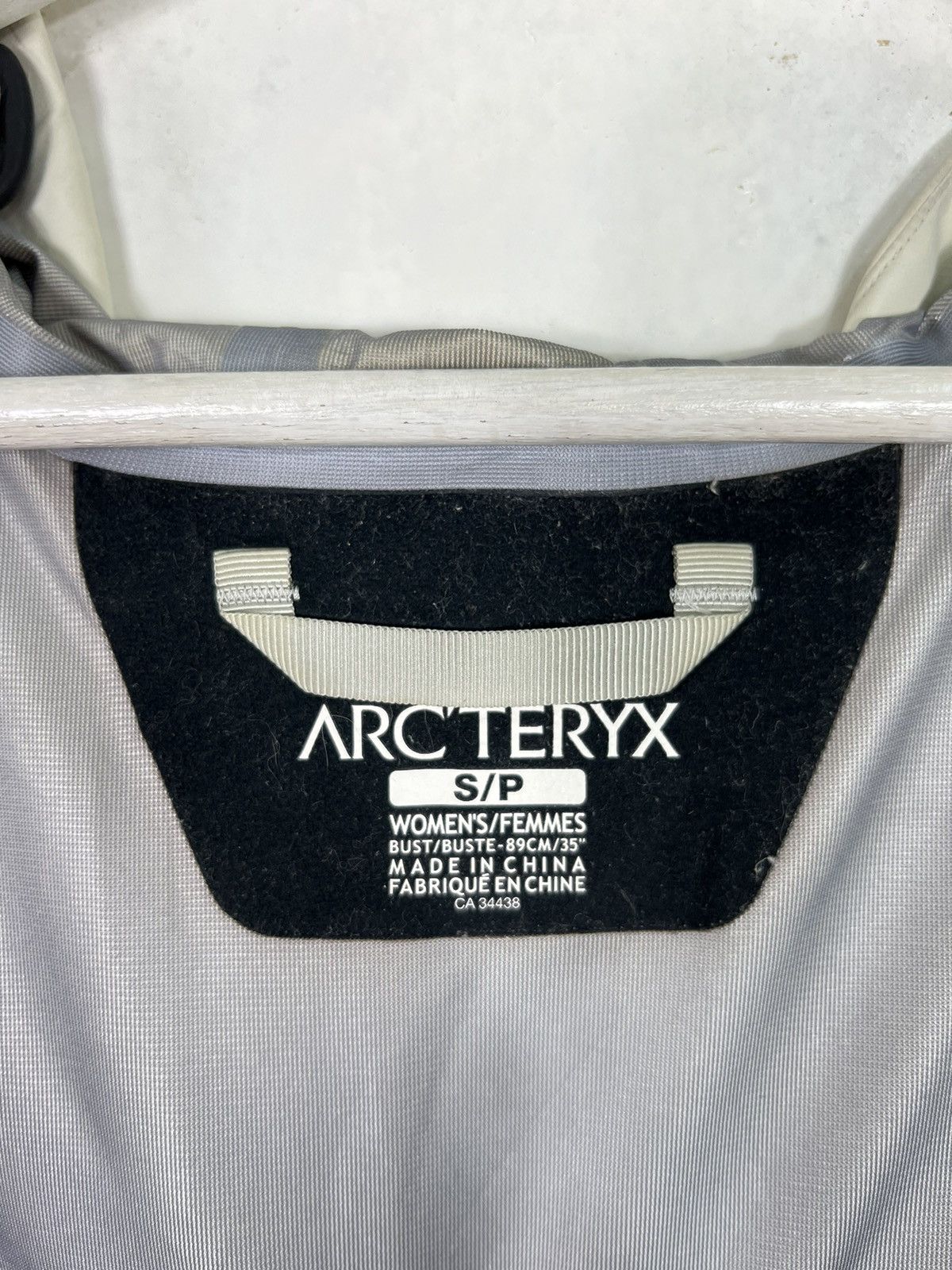 Arc'teryx 🔥 ARCTERYX DIRTY LONG JACKET FOR WOMEN Size S / US 4 / IT 40 - 10 Thumbnail