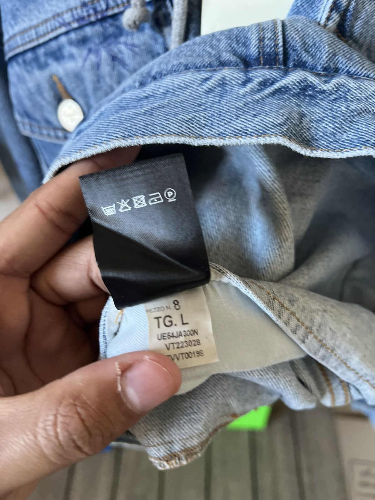 Vetements Vetements Scribbled Denim Jacket Hoodie Size US L / EU 52-54 / 3 - 22 Thumbnail