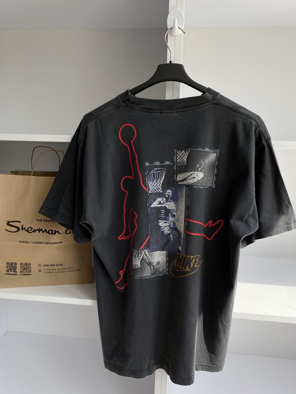 Nike × Vintage Nike AIR Jordan Vintage 90S t shirt basketball Size US L / EU 52-54 / 3 - 7 Thumbnail