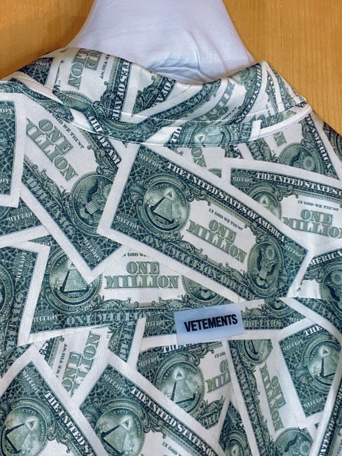 Vetements Oversized VETEMENTS 'Million Dollar' Printed Satin Shirt Size US L / EU 52-54 / 3 - 11 Thumbnail