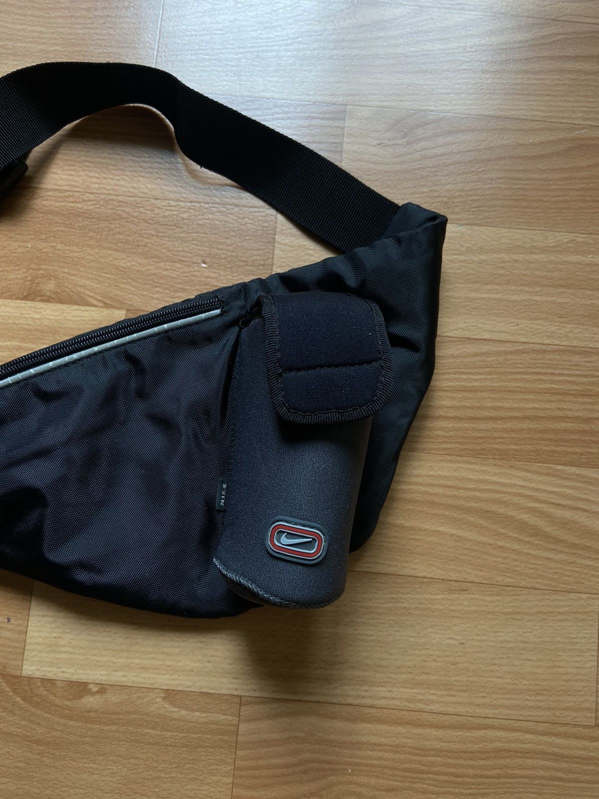 Nike Vintage Nike Bottle Bag Swoosh Logo Y2K style Size ONE SIZE - 19 Thumbnail