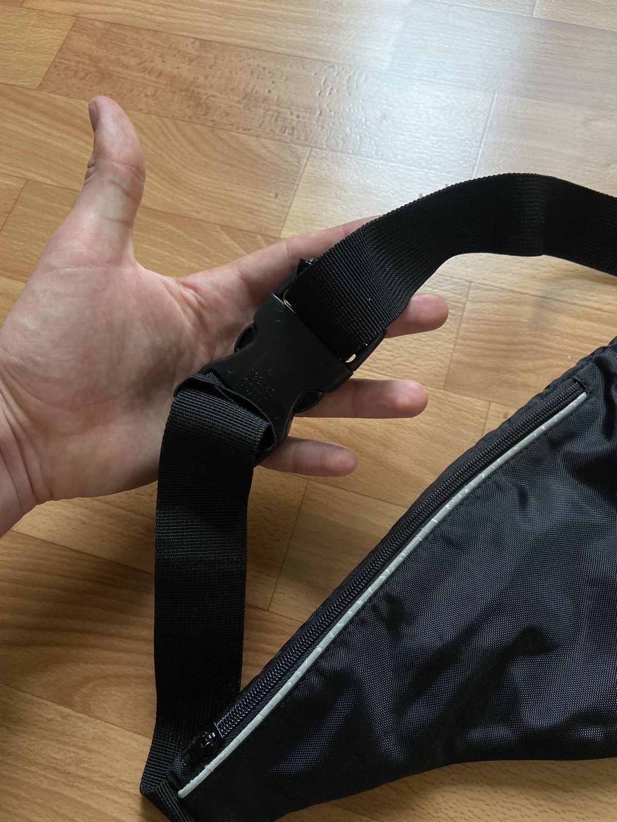 Nike Vintage Nike Bottle Bag Swoosh Logo Y2K style Size ONE SIZE - 13 Thumbnail