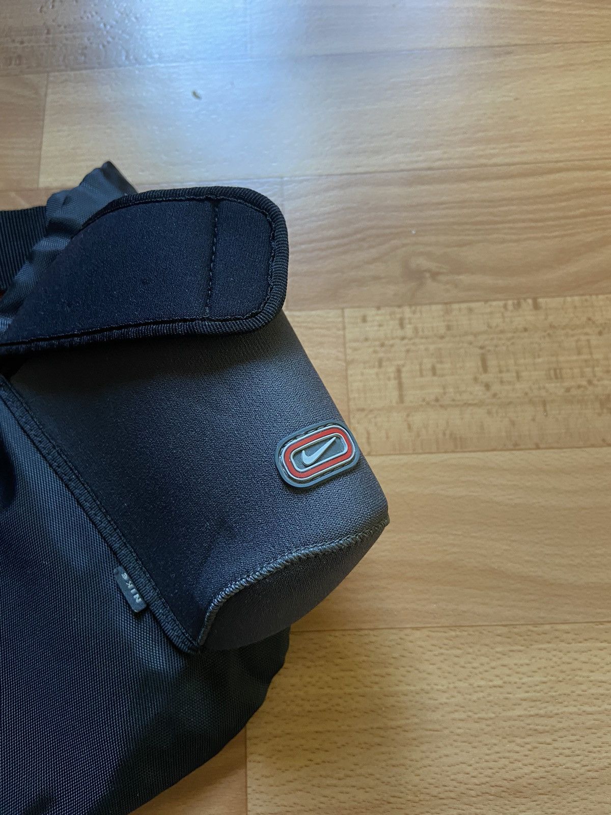 Nike Vintage Nike Bottle Bag Swoosh Logo Y2K style Size ONE SIZE - 18 Thumbnail