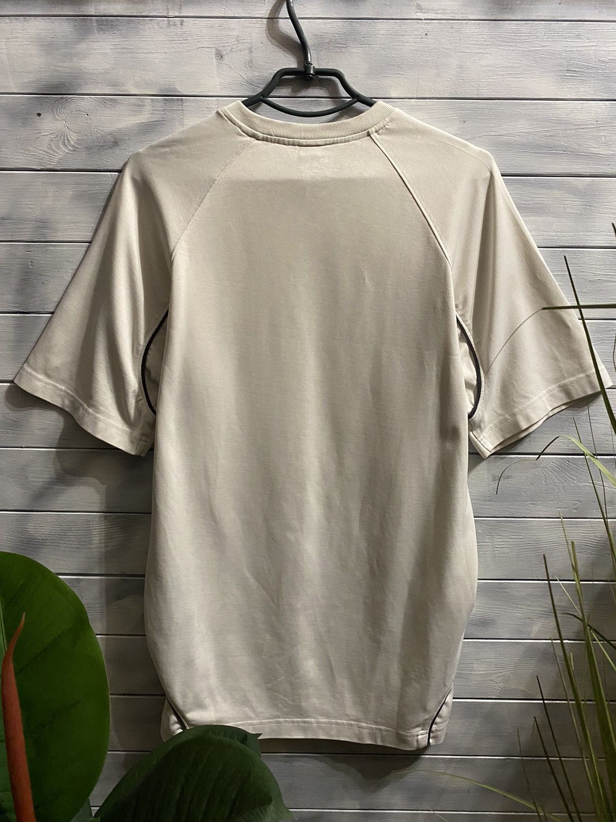 Nike Rare Vintage T-Shirt Nike y2k style. Small swoosh. Size US S / EU 44-46 / 1 - 5 Thumbnail
