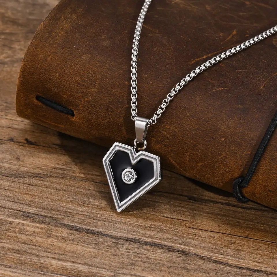 Jewelry Creative Heart Triangle Pendant Necklace in Silver, Men's