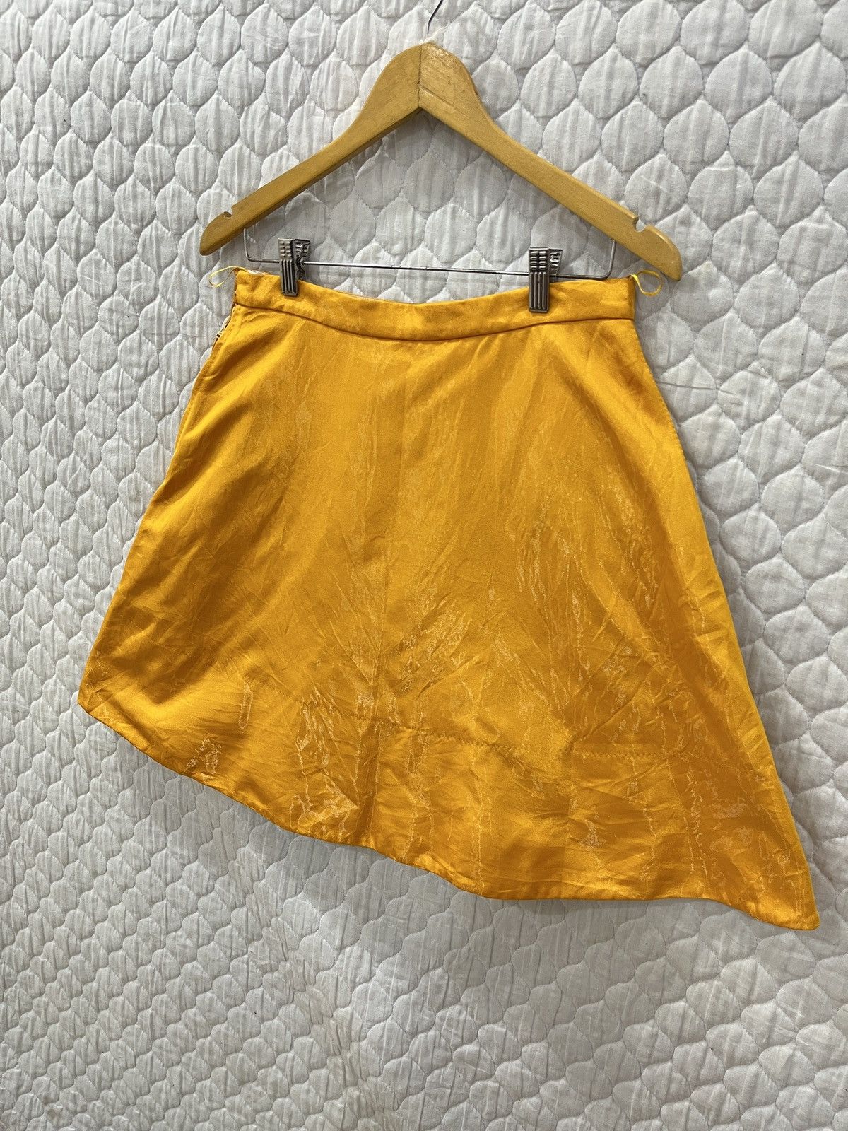 Louis Vuitton (Qqqq). LOUIS VUITTON SHINE SKIRTS Size 28" / US 6 / IT 42 - 6 Thumbnail