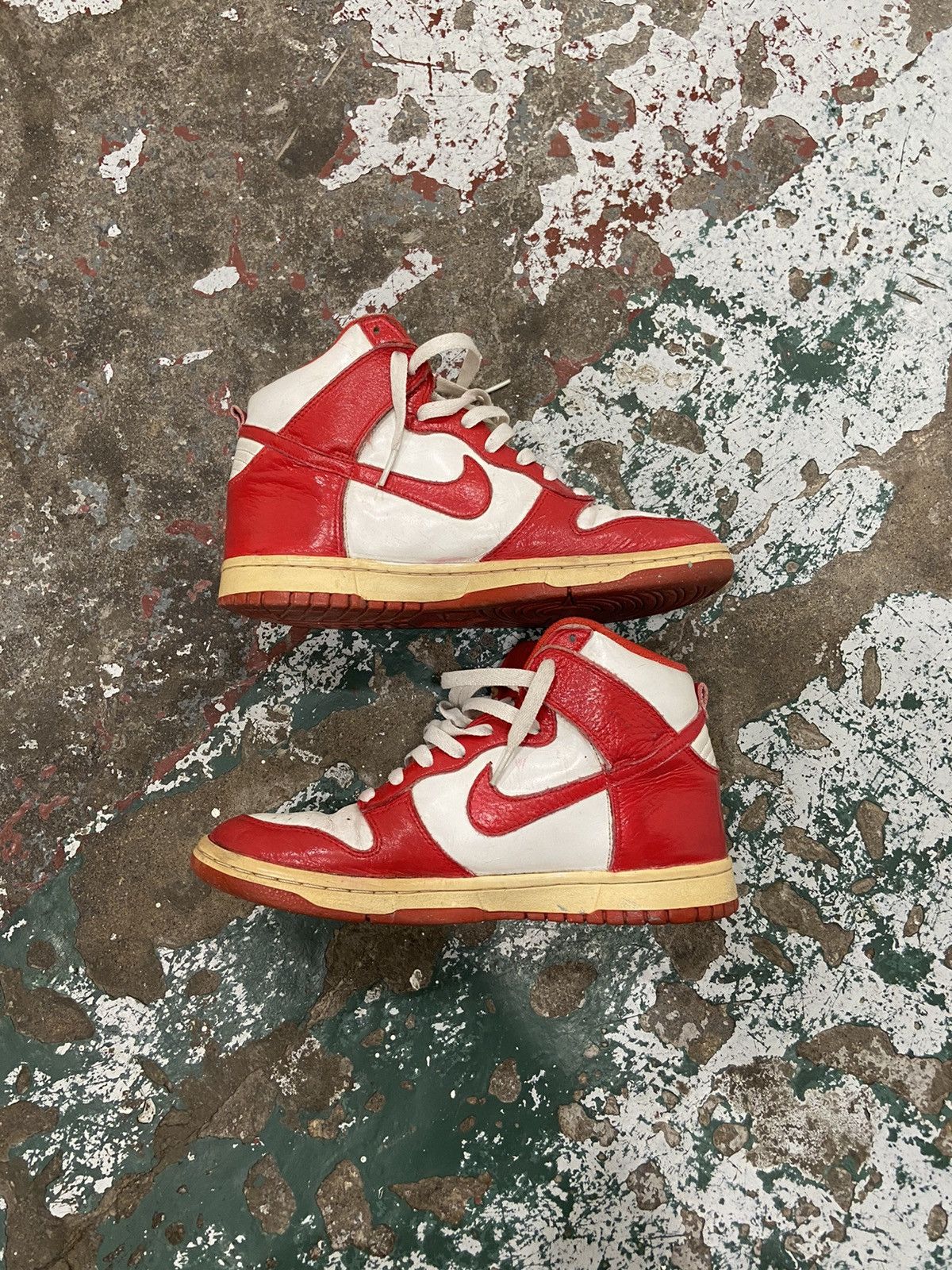 Nike Nike Dunks High Saint John Red Sneakers Size US 7 / EU 40 - 2 Thumbnail