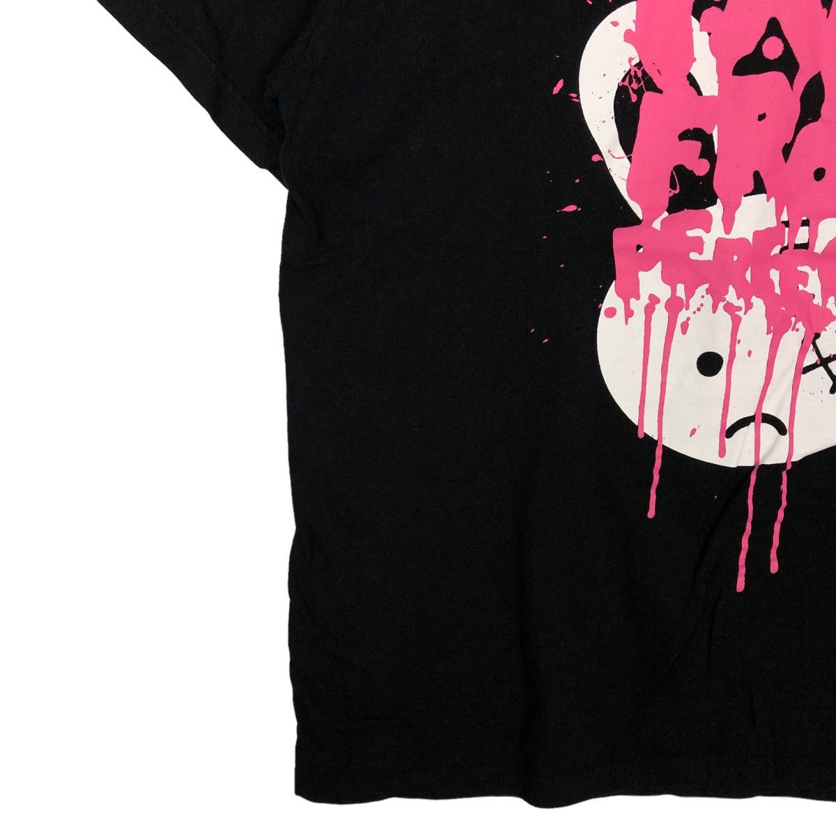 Hysteric Glamour FAR FROM PERFECT SPELL OUT BIG LOGO TEE PUNK DESIGN Size US L / EU 52-54 / 3 - 3 Thumbnail