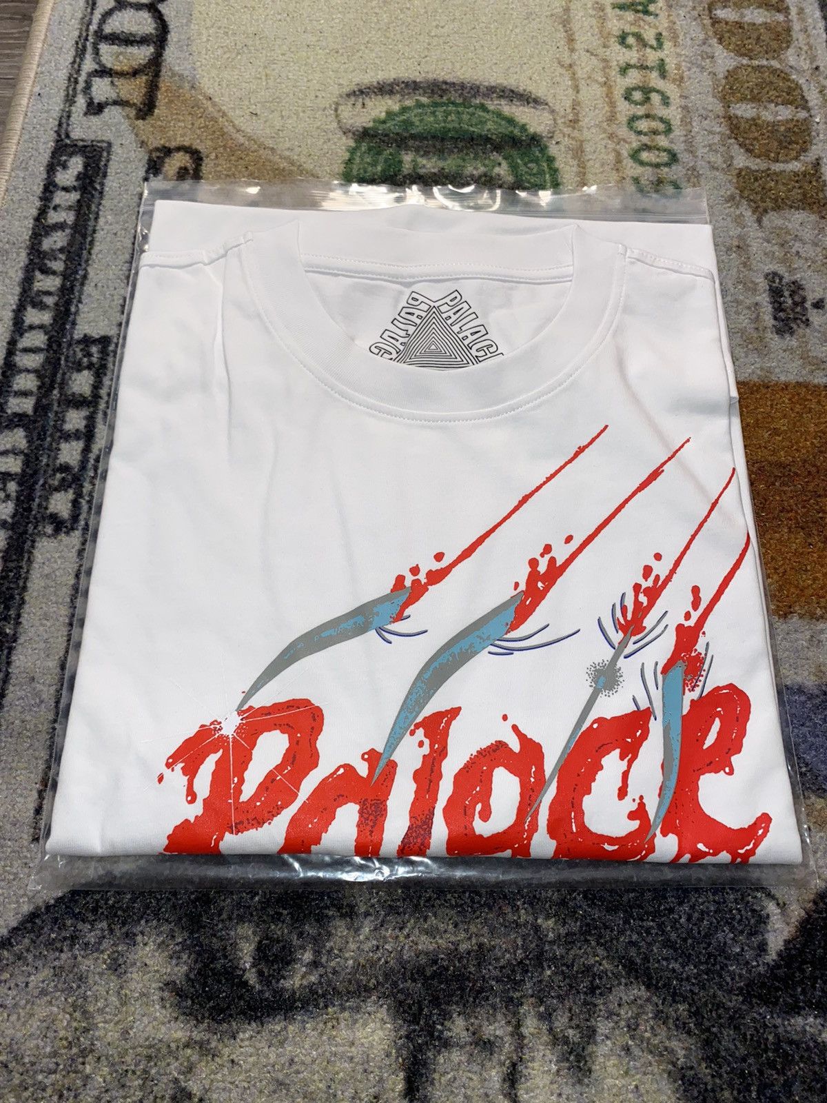 Palace Palace Scratchy T-Shirt White Size US XL / EU 56 / 4 - 1 Thumbnail