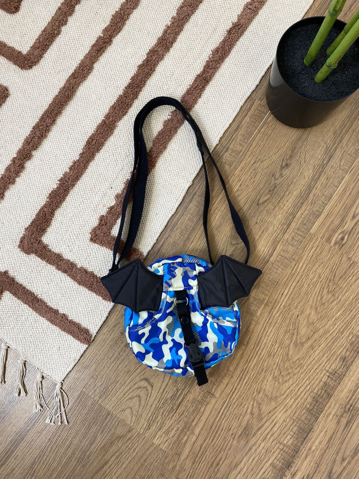 REAL VAMP WINGS CROSS BODY BAG