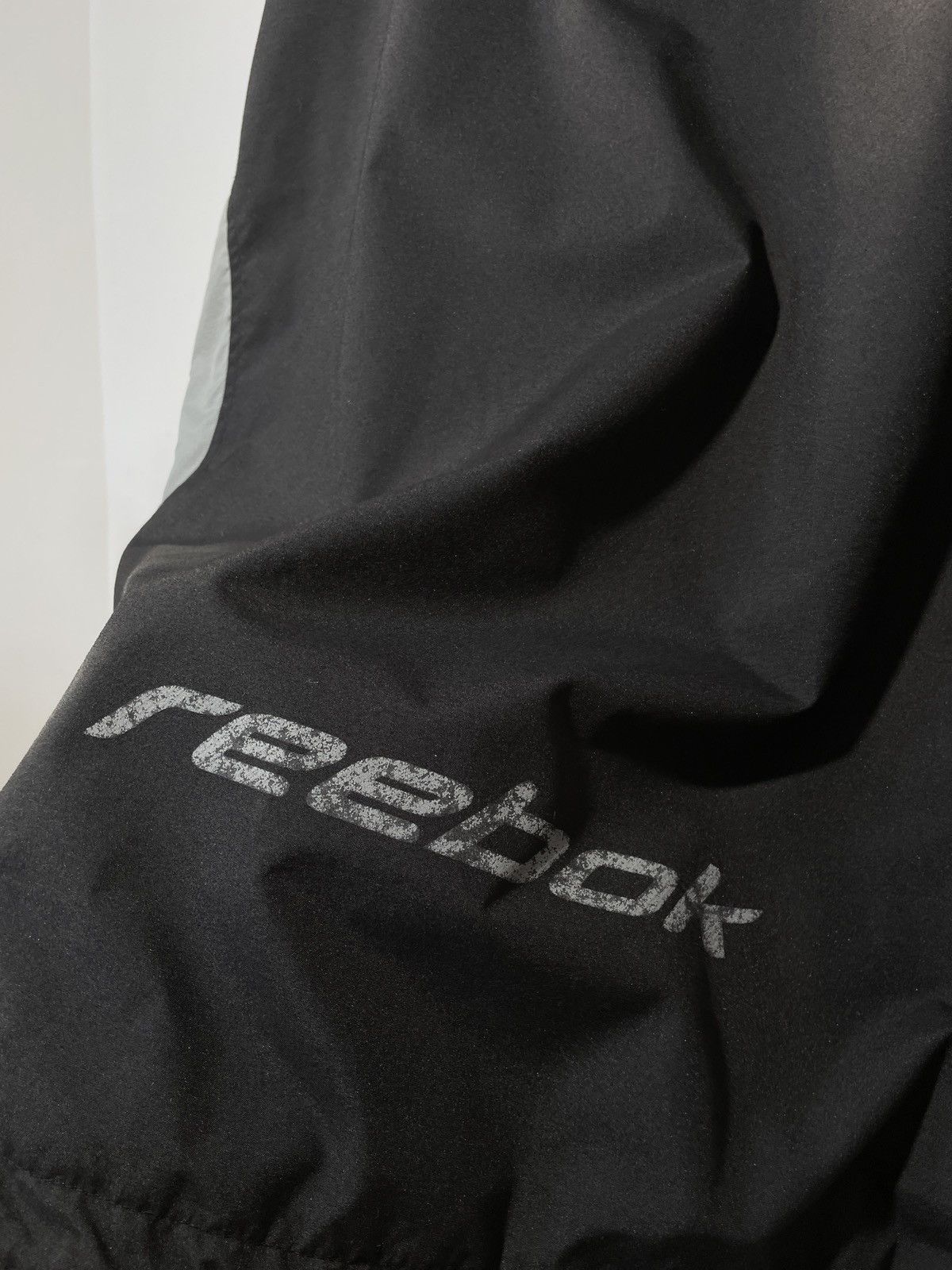 Reebok × Vintage Vintage Reebok Liverpool 2000s Training Football Sweatshirt Size US L / EU 52-54 / 3 - 14 Thumbnail