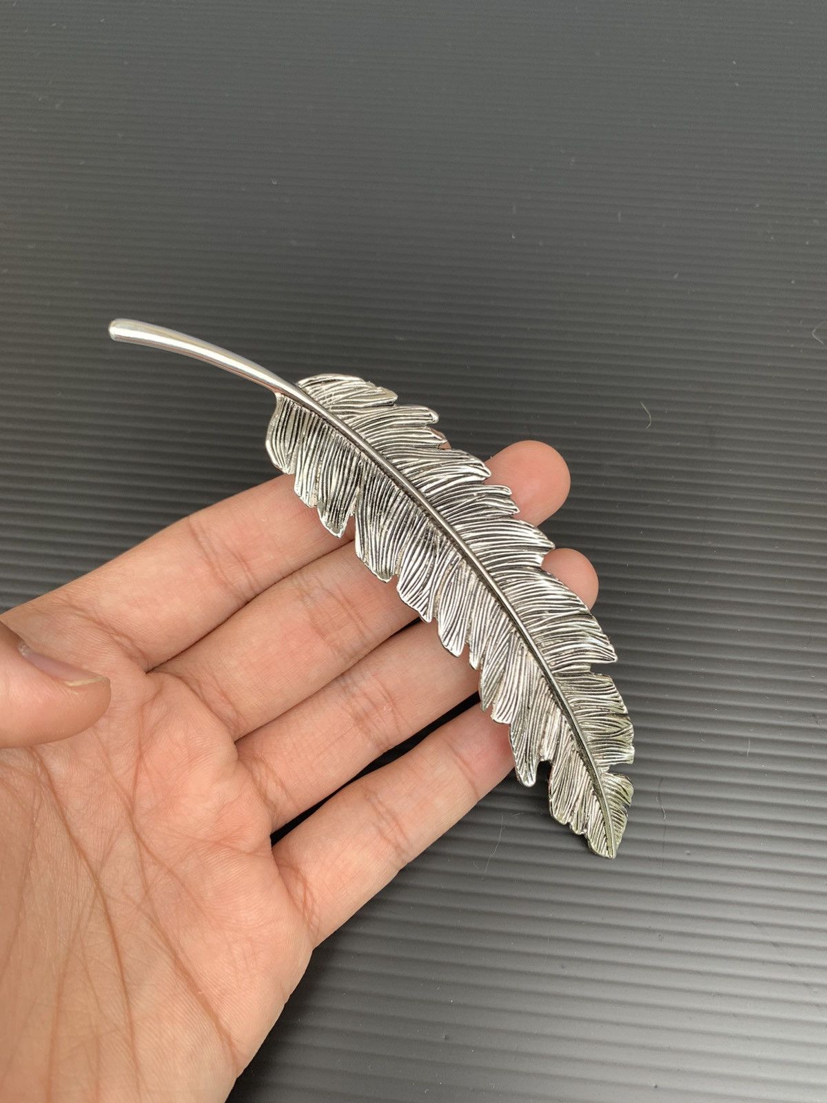 Vintage Clip Paris Silver Leaf Feather Hair Clip Goros style Size ONE SIZE - 1 Thumbnail