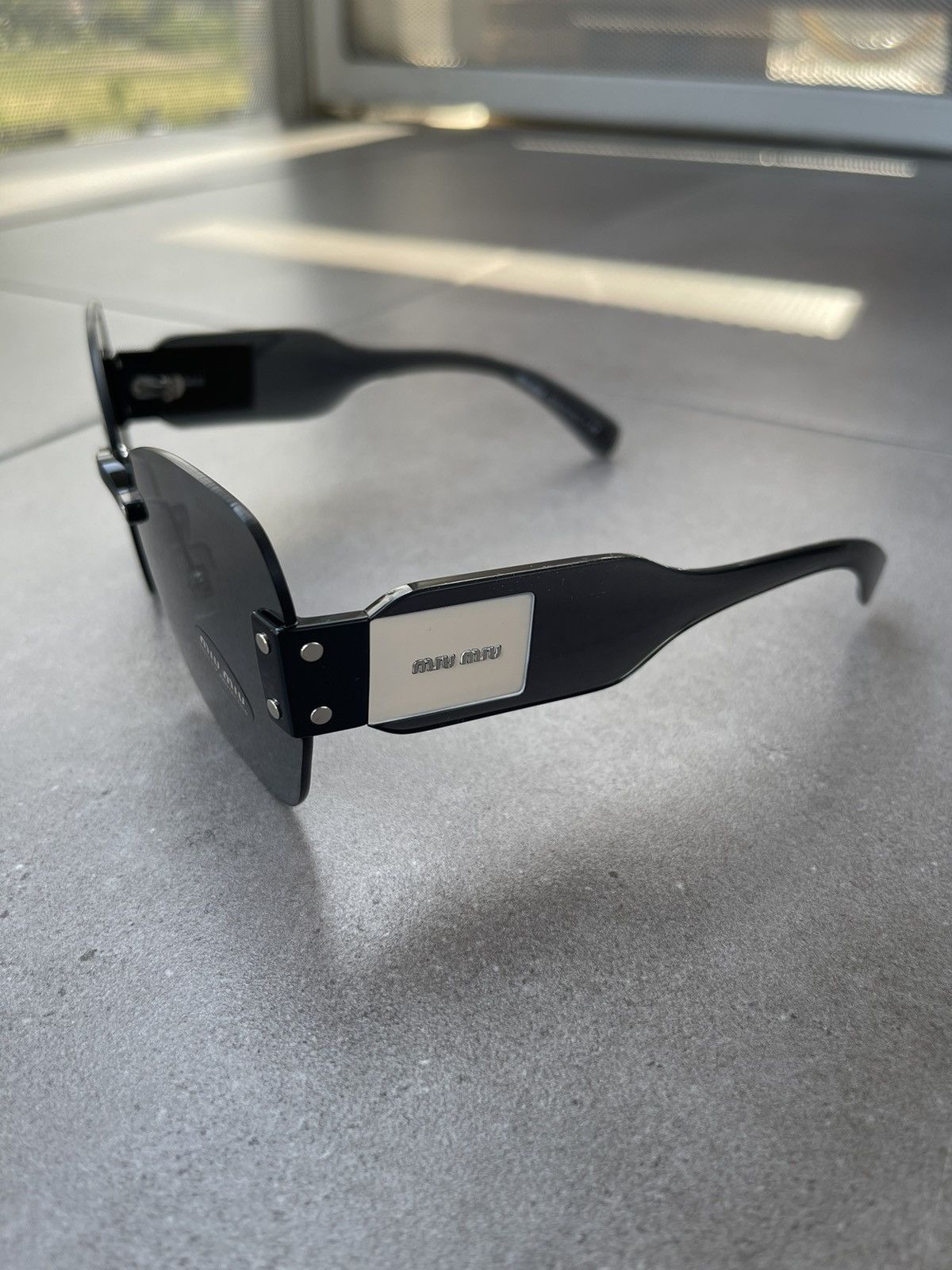 Prada !DS! Miu Miu SMU08S 1AB-9K1 Black White Sunglasses Size ONE SIZE - 5 Thumbnail