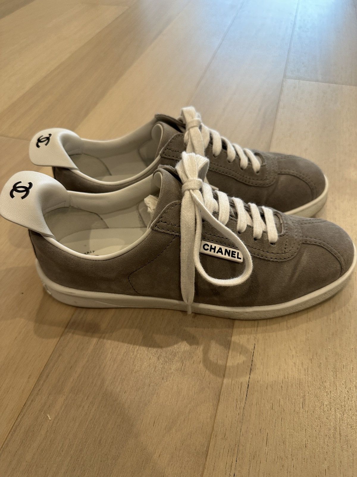 Chanel Chanel Sneakers Grey Suede Size US 7 / EU 40 - 3 Thumbnail