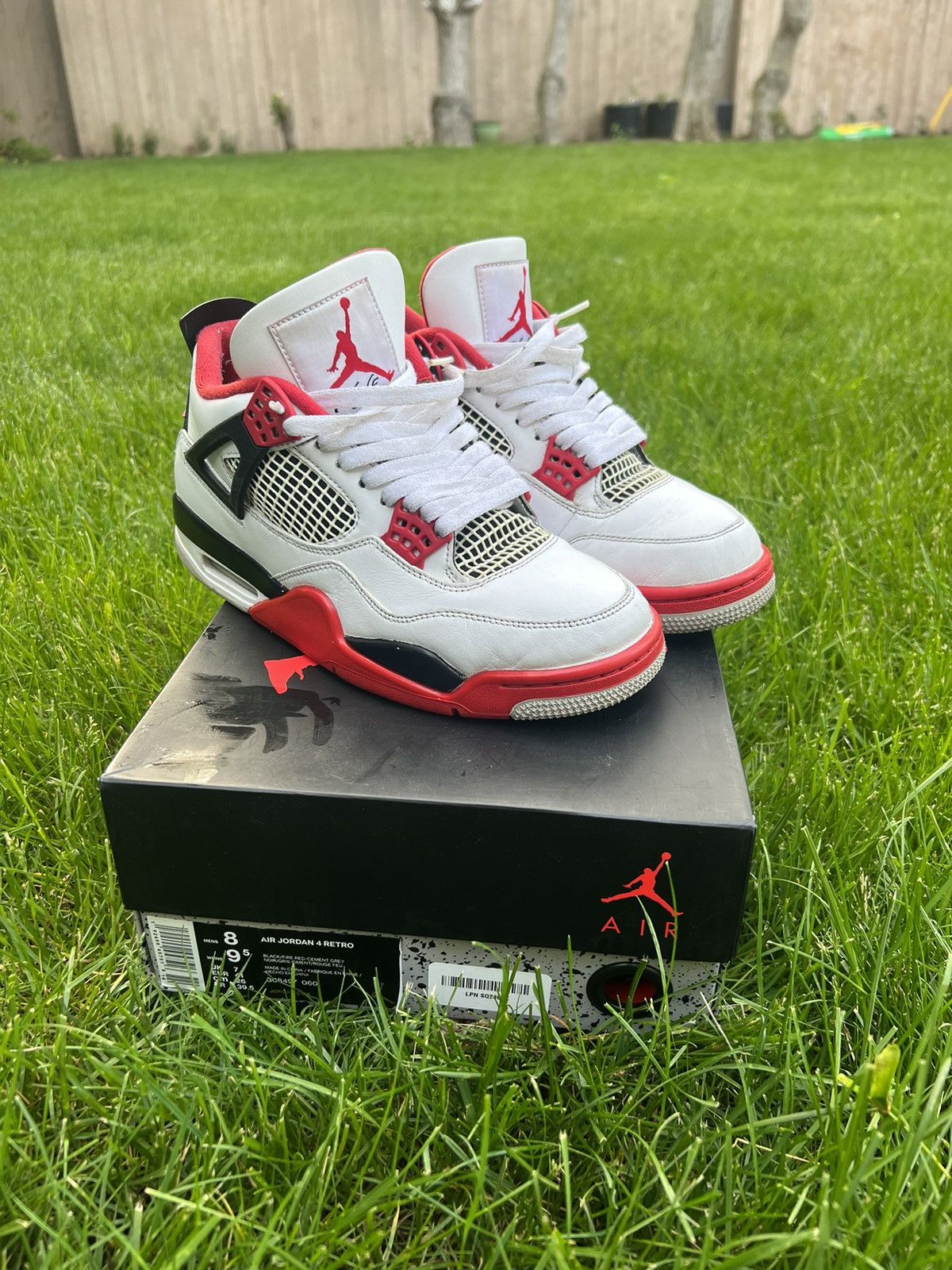 Retro Jordan 4 Fire Red