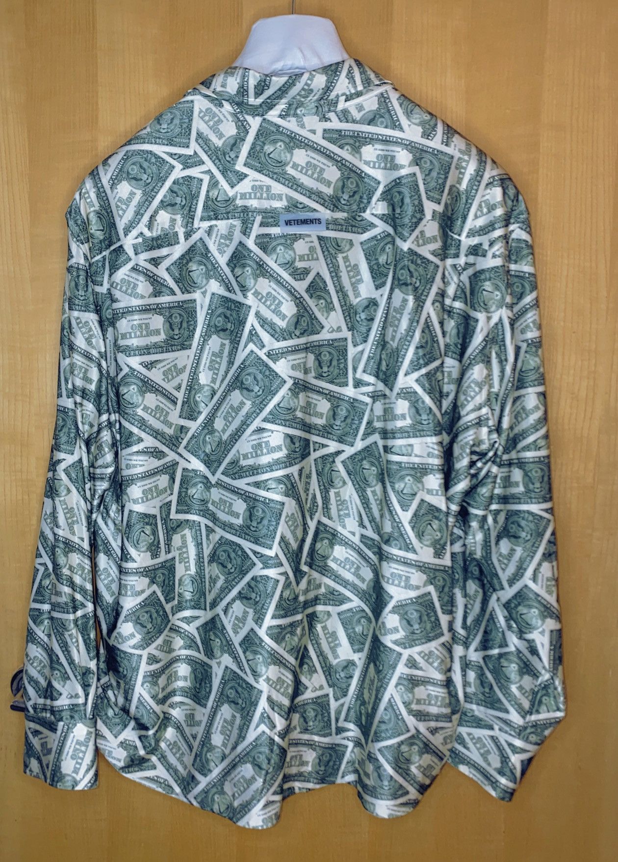 Vetements Oversized VETEMENTS 'Million Dollar' Printed Satin Shirt Size US L / EU 52-54 / 3 - 8 Thumbnail