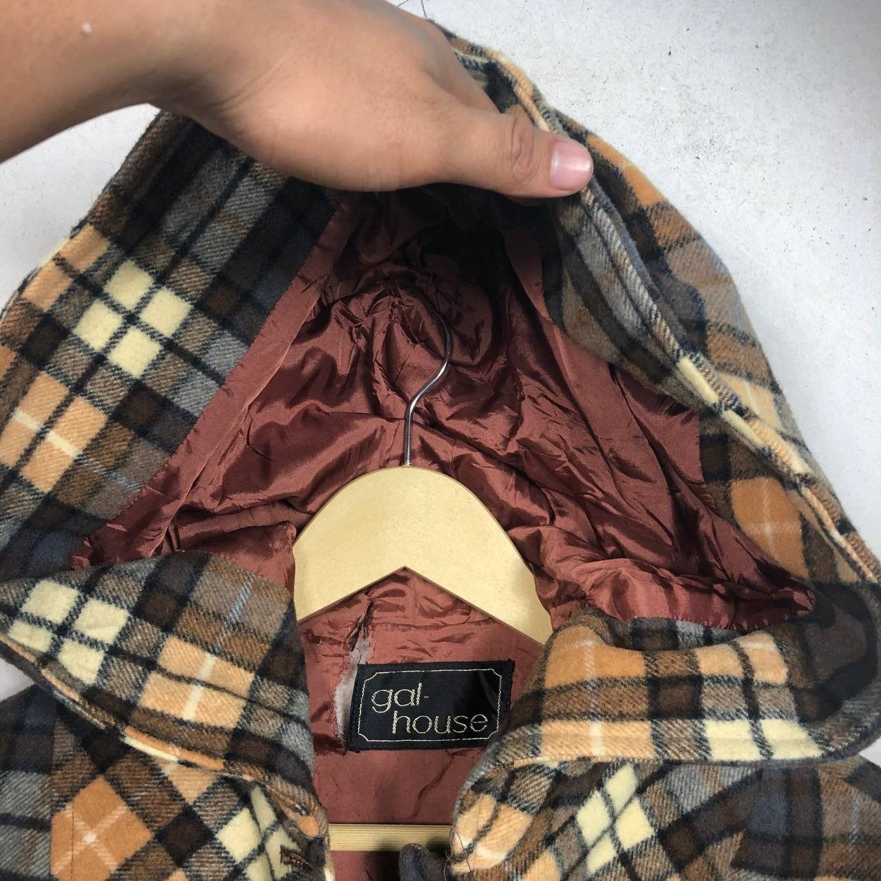 Cloak Avant Garde Brown Checkered Wool Poncho Capes Cloak Winter Size US L / EU 52-54 / 3 - 4 Thumbnail