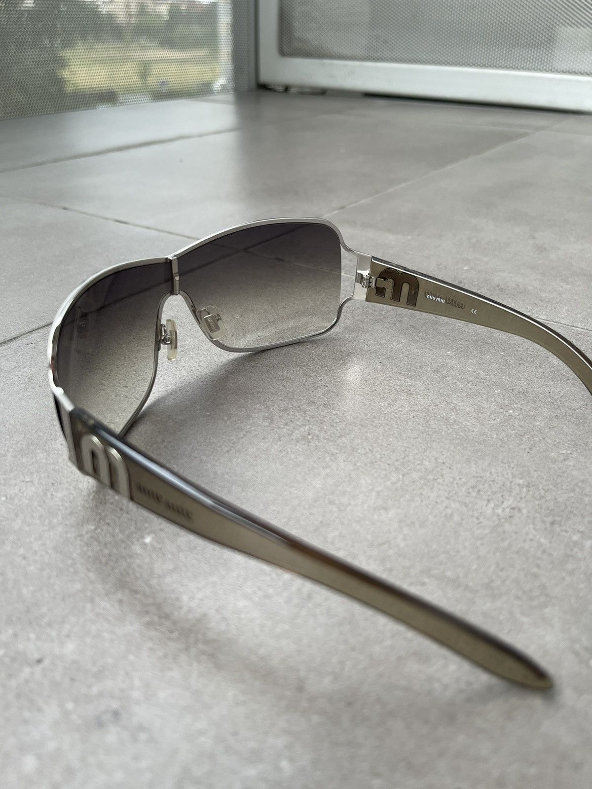 Miu Miu !DS! Miu Miu SMU52G 1BC-2Q1 Grey Silver Shield Sunglasses Size ONE SIZE - 6 Thumbnail