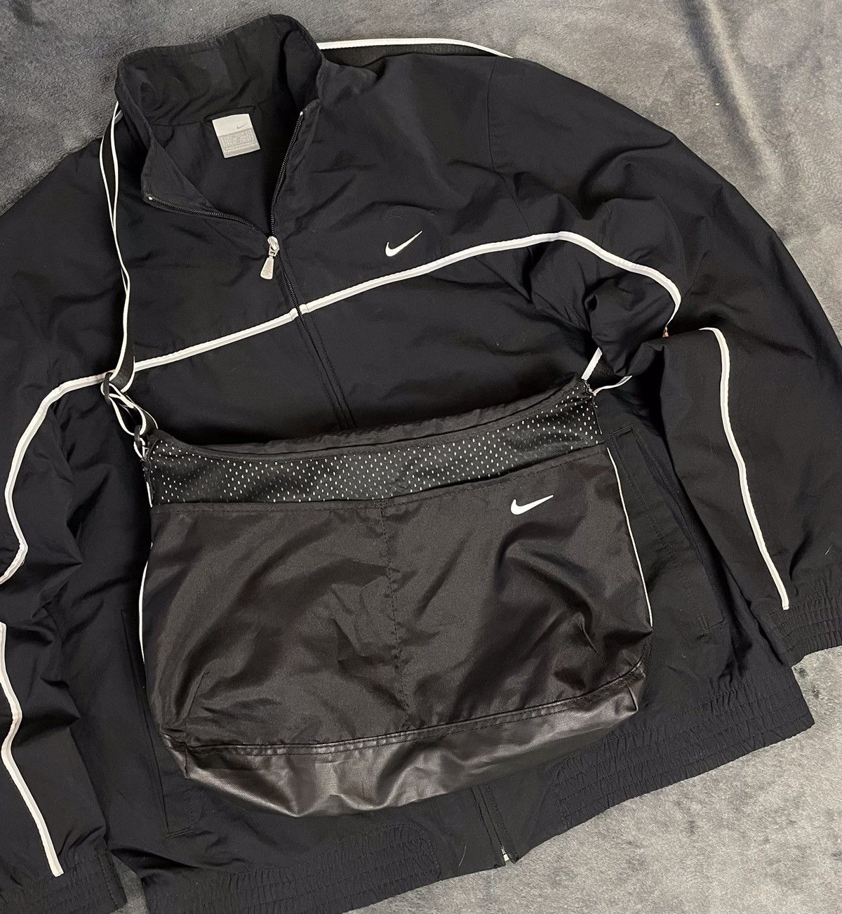 Pre-owned Nike X Vintage 90's Nike Vintage Nylon Crossbody Sling Bag In Black