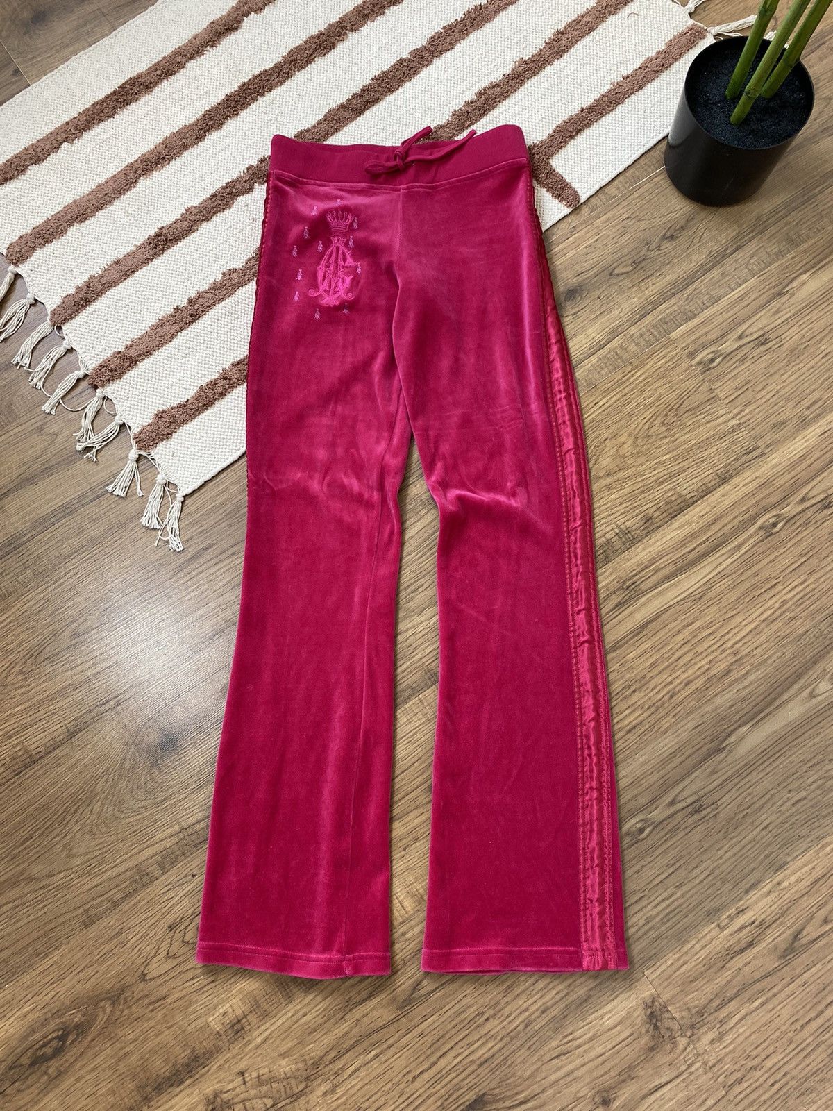 Christian Audigier CHRISTIAN AUDIGIER VELOUR CRIMSON SWEATPANTS Size 27" / US 4 / IT 40 - 3 Thumbnail