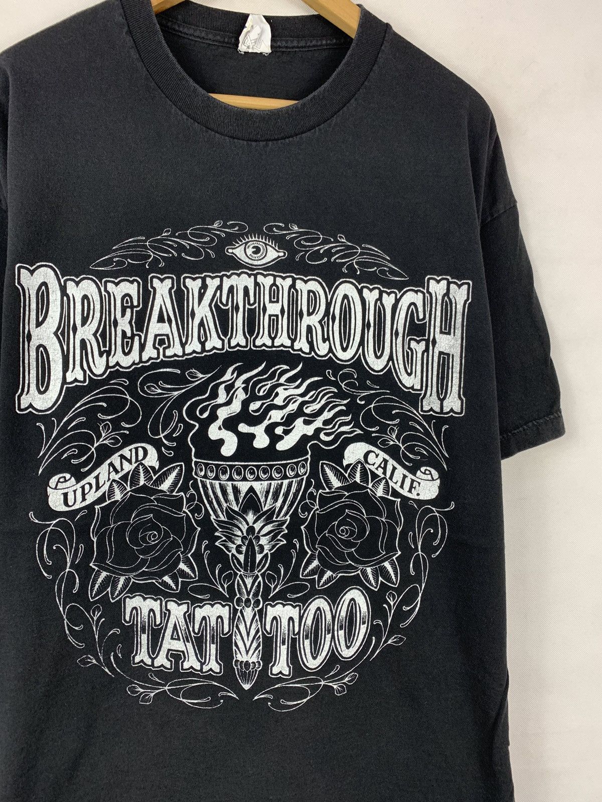 Vintage Steals! Vintage Y2K Breakthrough Tattoo Promo Tee Size US XL / EU 56 / 4 - 2 Thumbnail