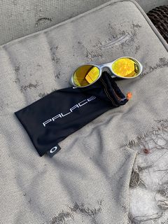 Palace Oakley | Grailed