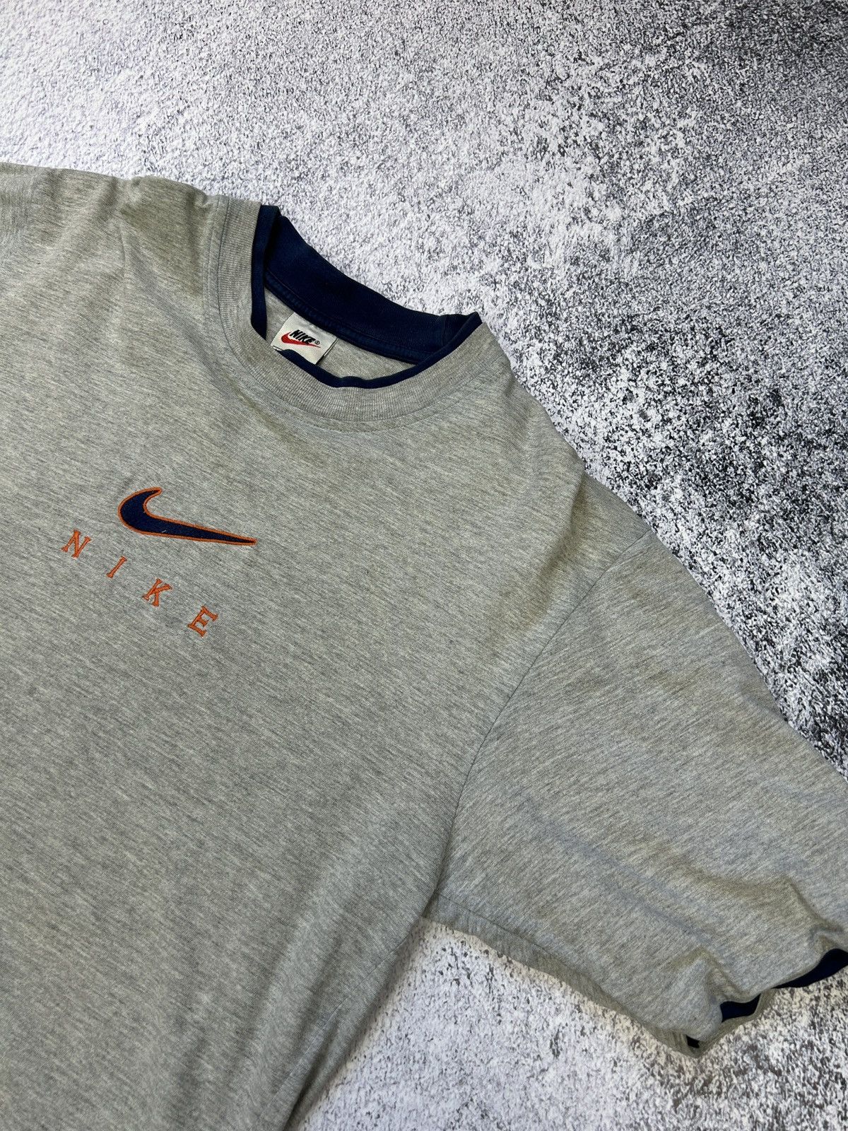Nike Mens Vintage Nike T Shirt big logo y2k streetwear rare tee Size US S / EU 44-46 / 1 - 3 Thumbnail