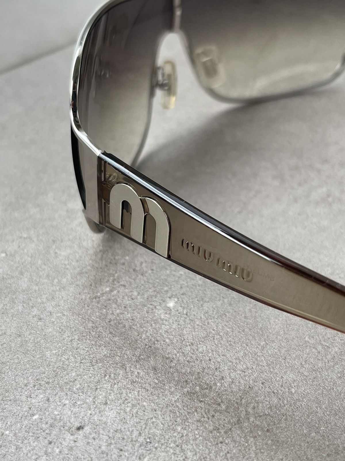 Miu Miu !DS! Miu Miu SMU52G 1BC-2Q1 Grey Silver Shield Sunglasses Size ONE SIZE - 7 Thumbnail