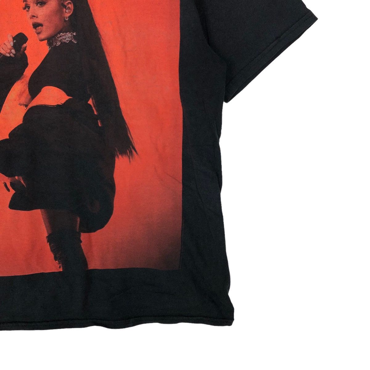 Band Tees VINTAGE ARIANA GRANDE DANGEROUS WORLD WOMAN TOUR BIG LOGO Size US M / EU 48-50 / 2 - 4 Thumbnail