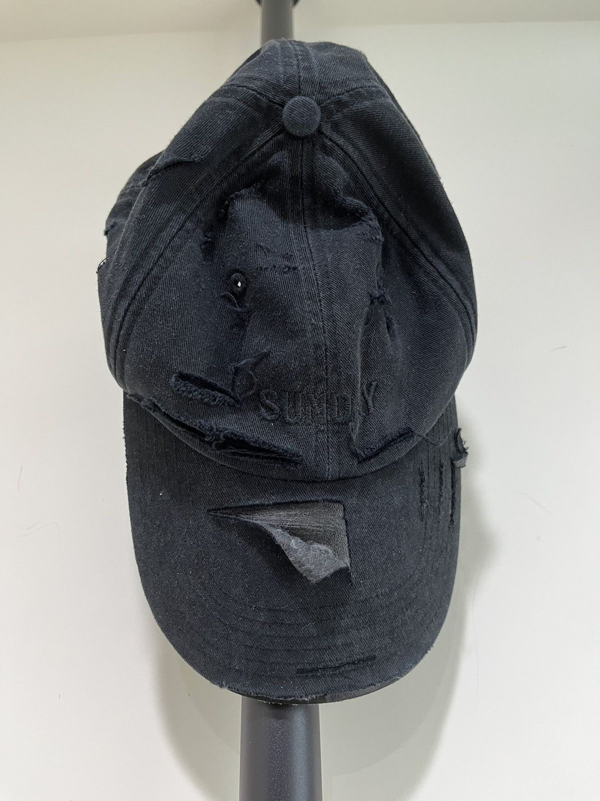 VETEMENTS Sunday Cap