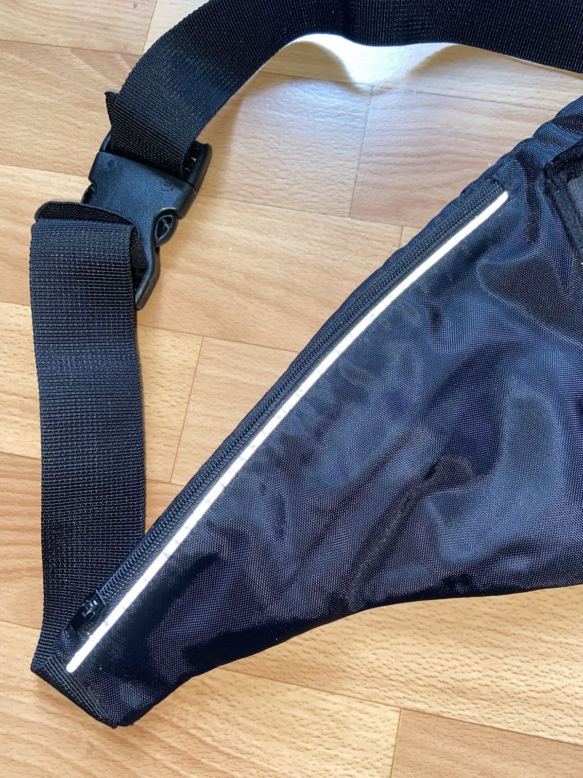 Nike Vintage Nike Bottle Bag Swoosh Logo Y2K style Size ONE SIZE - 12 Thumbnail