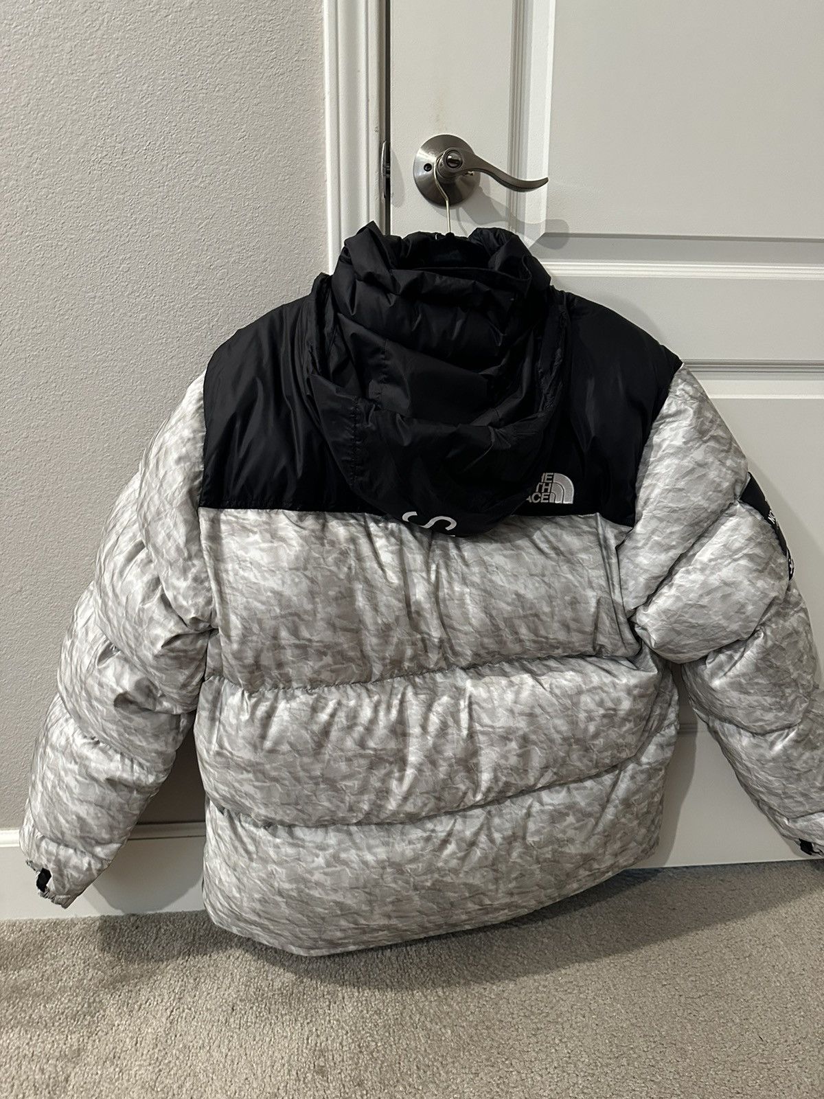 Supreme × The North Face Supreme north face paper print
