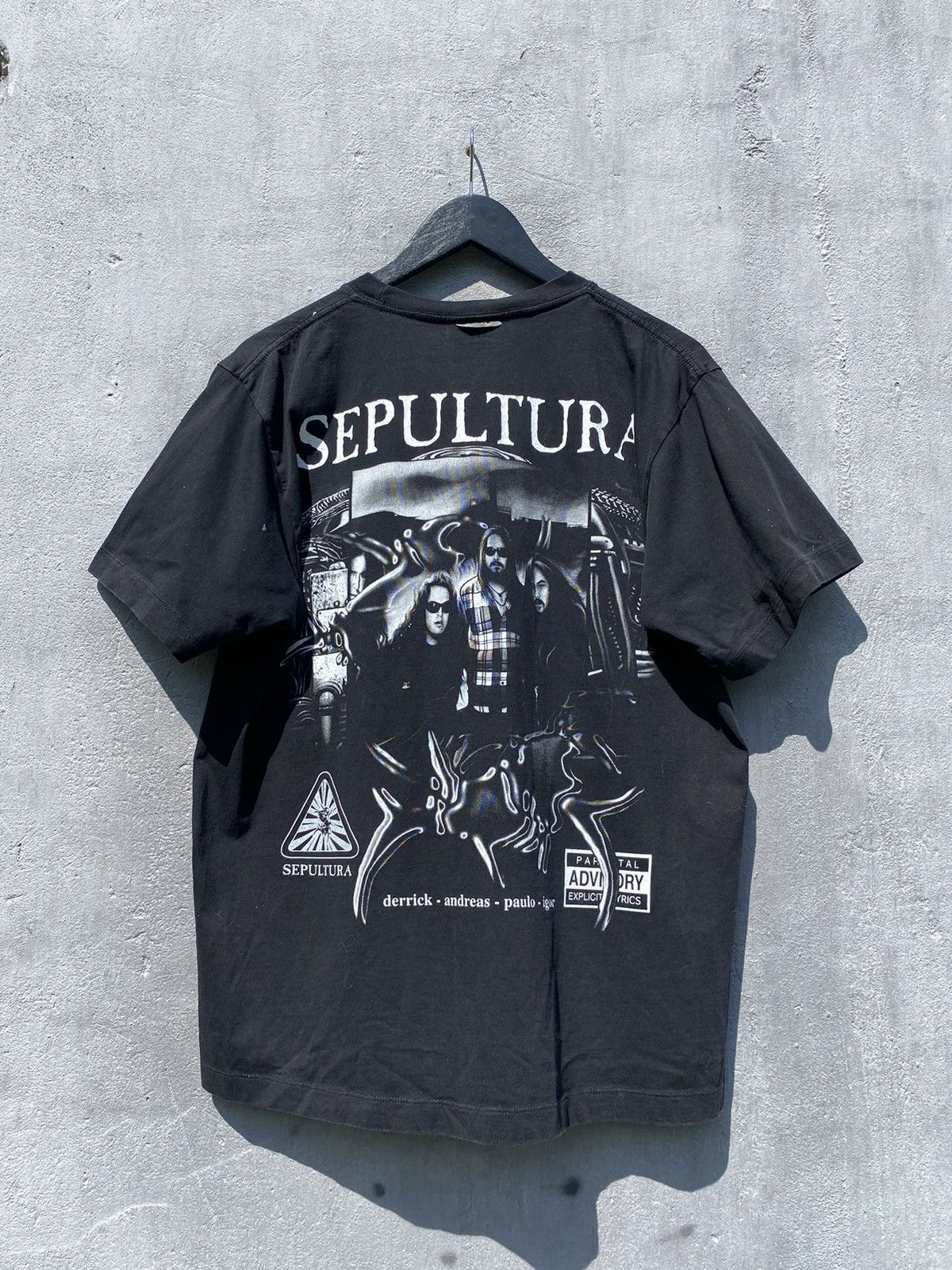 Band Tees Vintage Sepultura Bootleg Shirt Tee Size US M / EU 48-50 / 2 - 6 Thumbnail