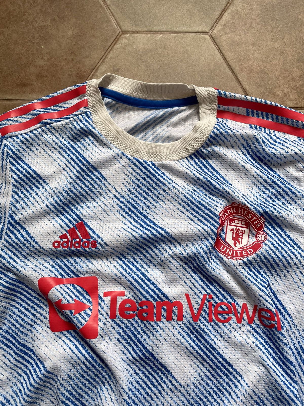 Adidas MANCHESTER UNITED ADIDAS SHIRT Size US M / EU 48-50 / 2 - 3 Thumbnail