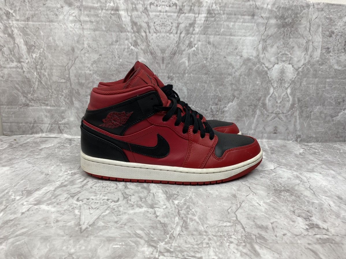 Nike Air Jordan 1 Mid Reverse Bred 554724-660