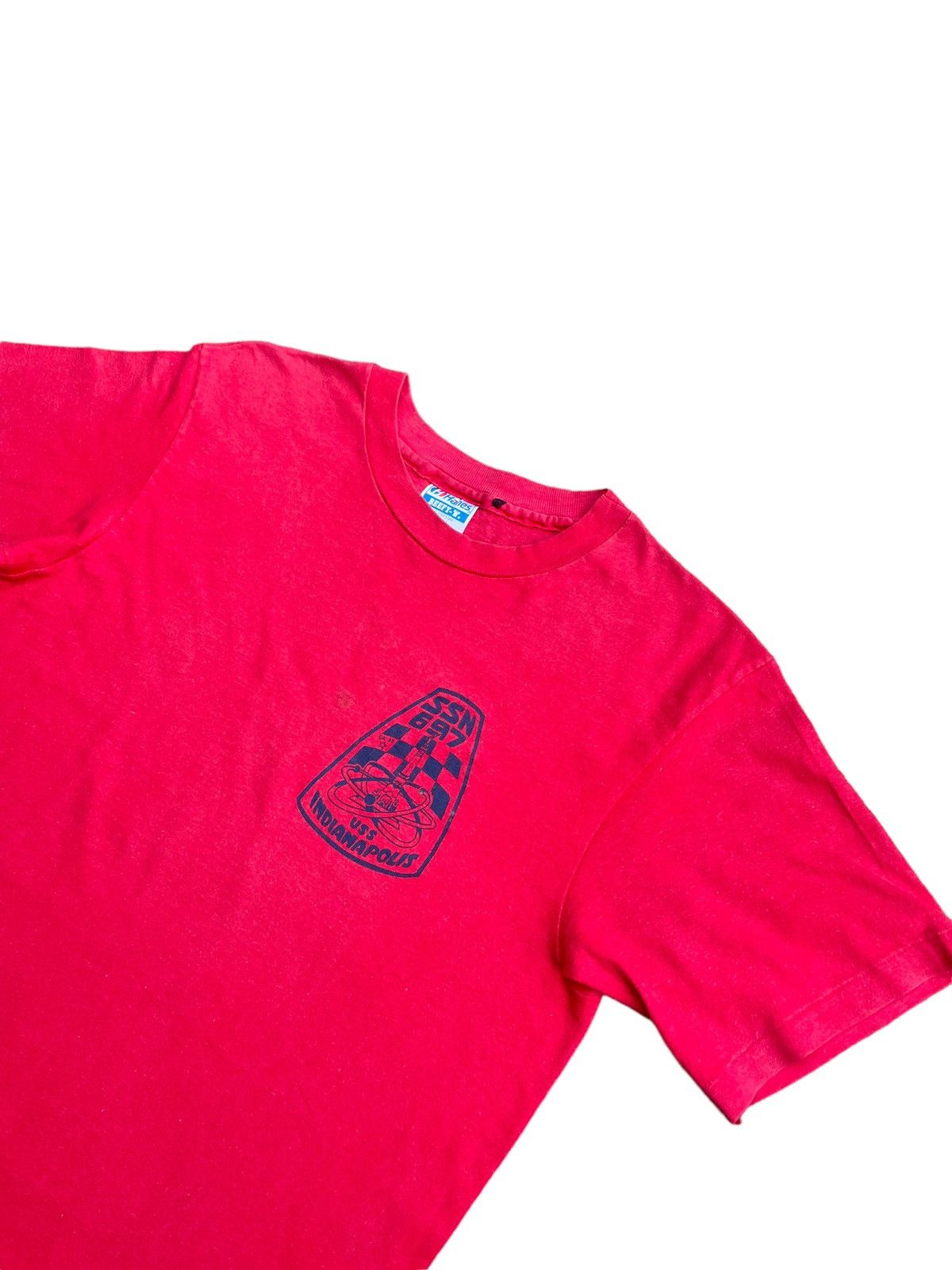 Hanes × Vintage Vintage Uss Indianapolis SSN 697 Tshirt Size US M / EU 48-50 / 2 - 2 Thumbnail