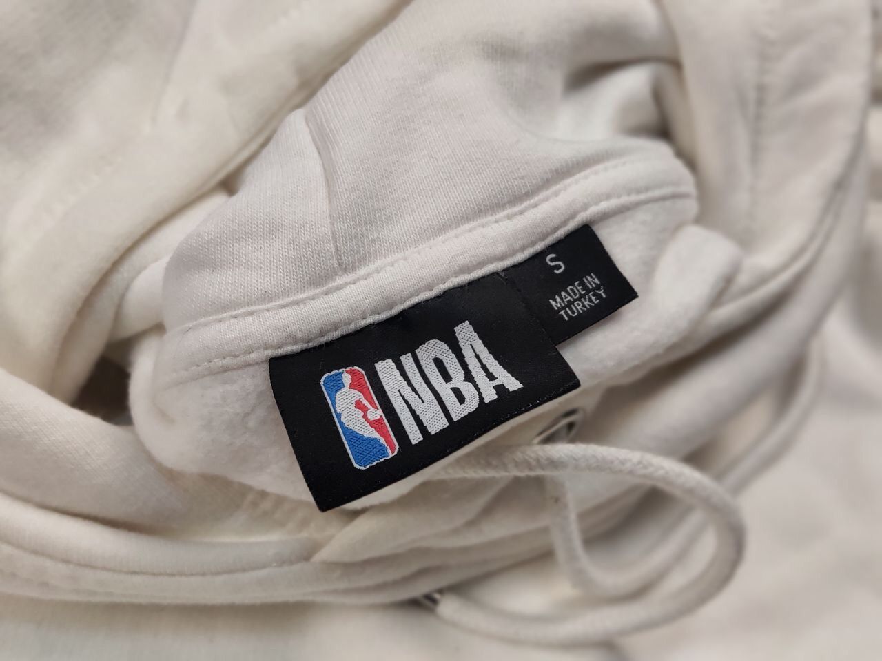 NBA Chicago Bulls x NBA Logo White Light Hoodie Vintage Style Size US S / EU 44-46 / 1 - 17 Thumbnail