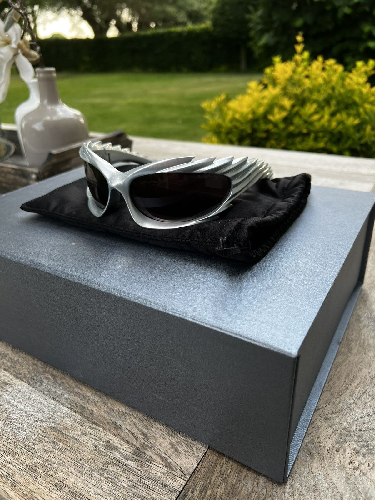 サングラス BALENCIAGA SS25 Silver l sunglasses (812841T0005 8337) BALENCIAGA SS25 Silver metal sunglasses (812841T0005 8337
