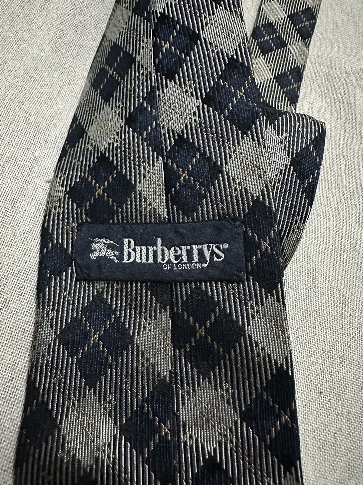 Burberry × Vintage Vintage Burberry Tie Size ONE SIZE - 5 Thumbnail