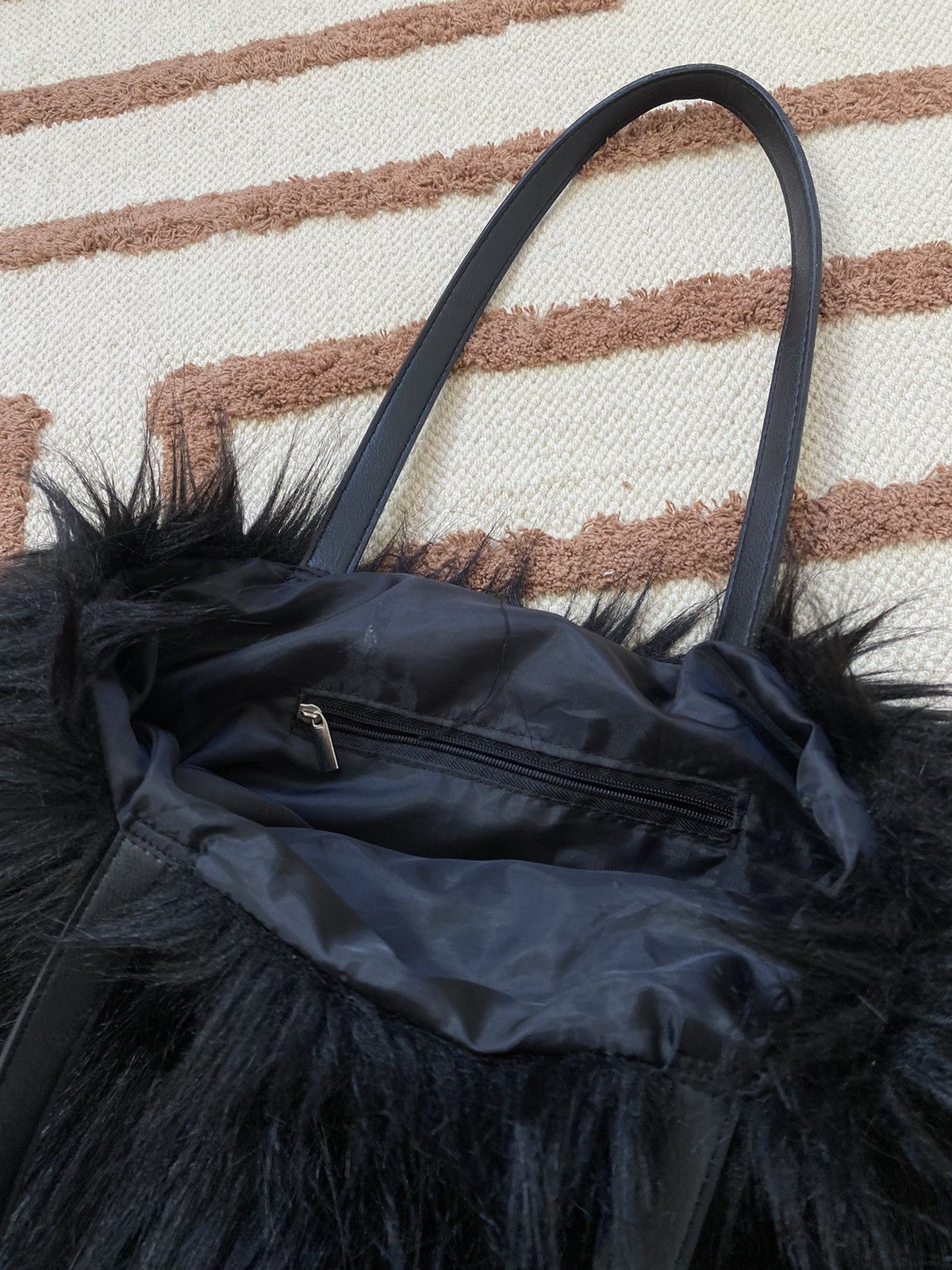 Vintage FLUFFY FUR MOHAIR VOLUME HAND BAG Size ONE SIZE - 4 Thumbnail